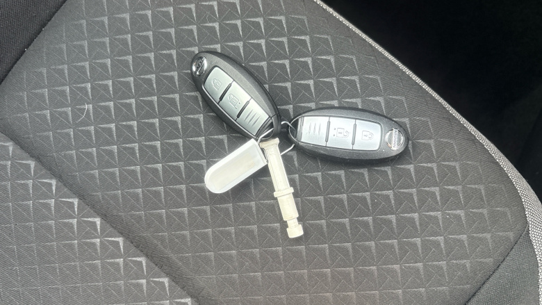 Nissan Juke 1.0 DiG-T N-Connecta 5dr Petrol Hatchback